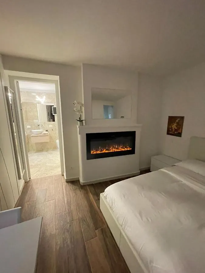 Luxury 1 Al Duomo Di Parma Apartment Italy