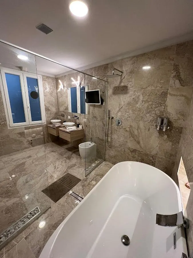 Luxury 1 Al Duomo Di Parma Apartment
